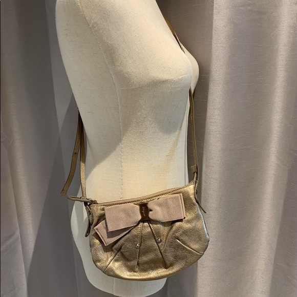 Salvatore Ferragamo Handbags - Salvatore Ferragamo Vara Bow Shoulder Bag